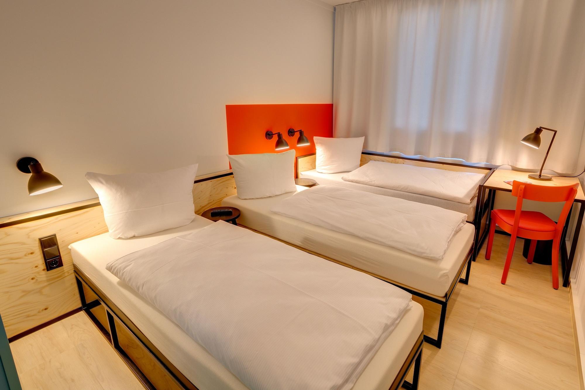 Meininger Hotel Leipzig Hauptbahnhof Bagian luar foto